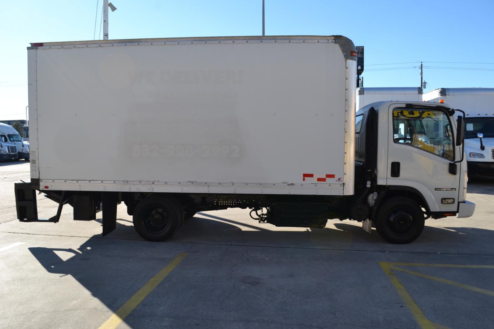 2012 WHITE /GRAY ISUZU NPR with an 4HK1TC 5.2L TURBO-CHARGED DIESEL engine, AUTOMATIC transmission, located at 9172 North Fwy, Houston, TX, 77037, (713) 910-6868, 29.887470, -95.411903 - Photo#3